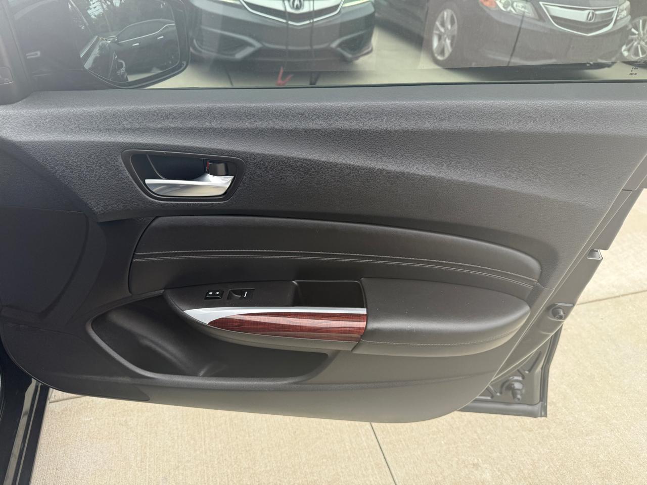 Acura TLX 8-Spd DCT w/Technology Package 2015