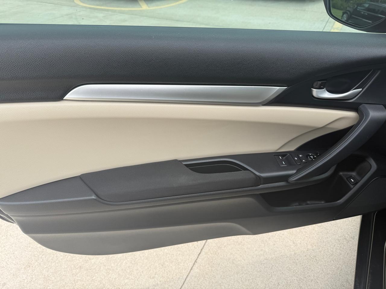 Honda Civic LX-P Coupe CVT 2018