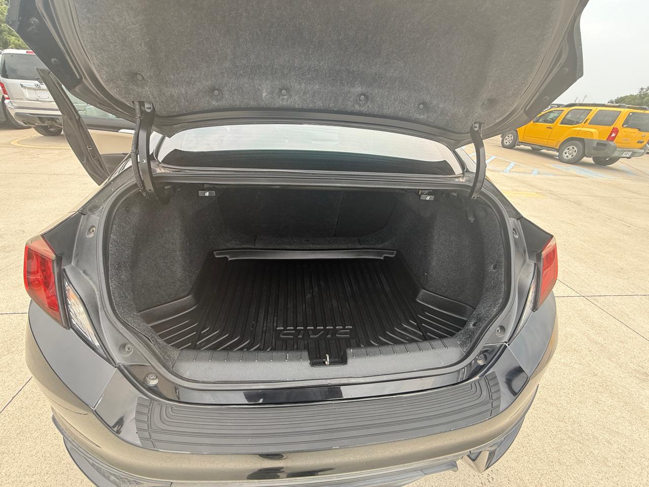 Honda Civic LX-P Coupe CVT 2018