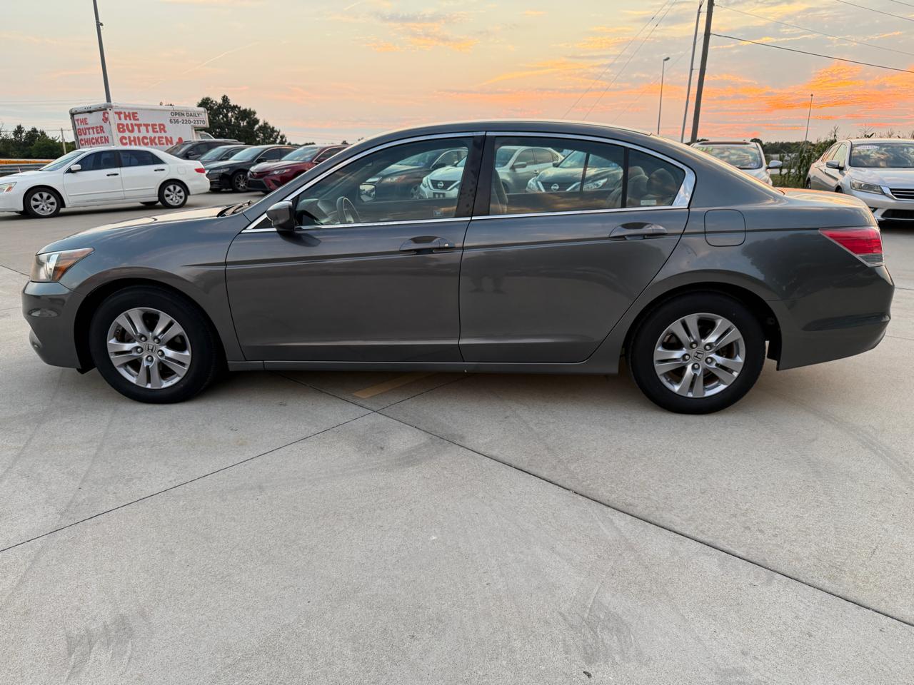 Honda Accord LX-P Sedan AT 2012