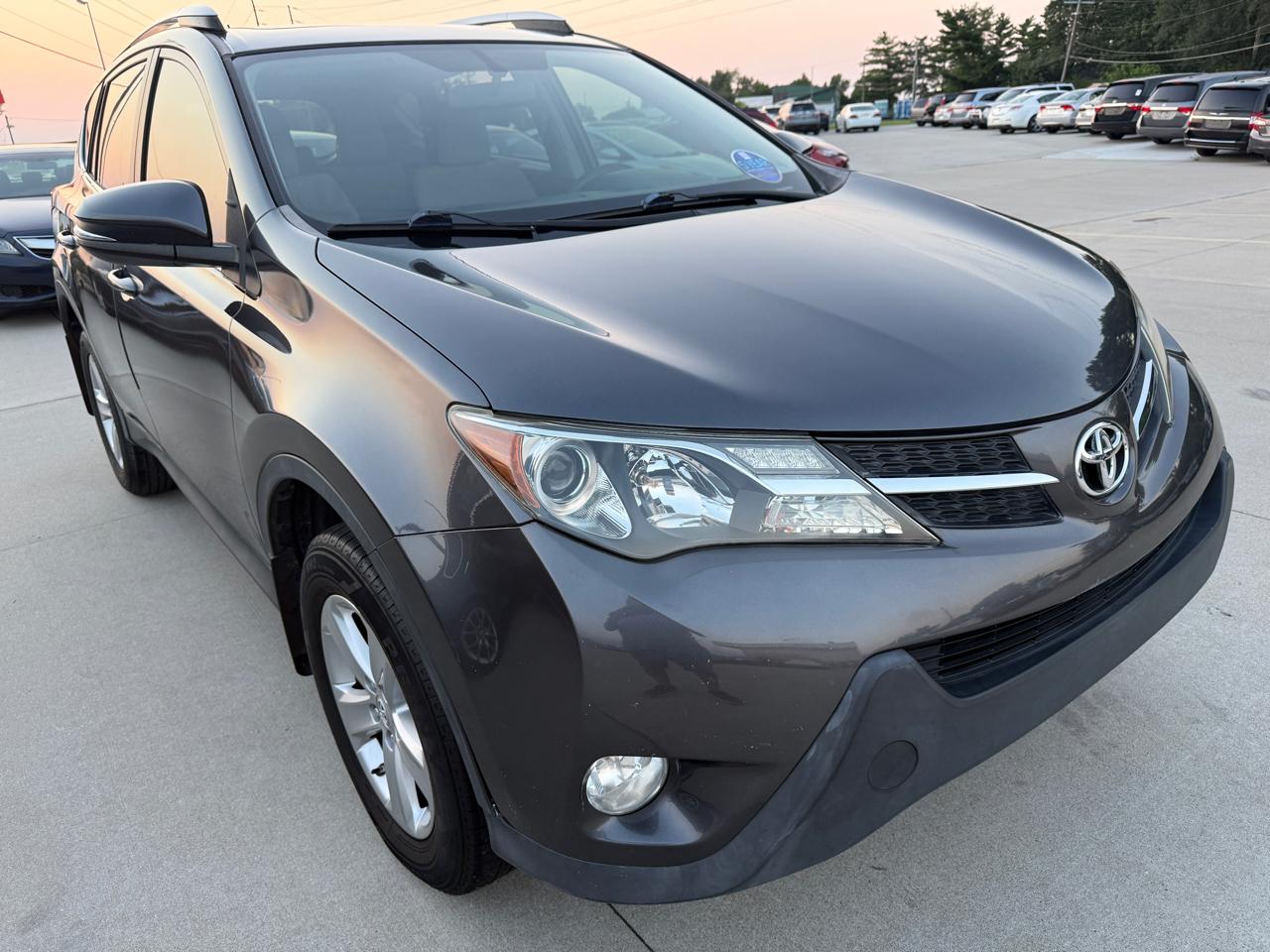 Toyota RAV4 XLE FWD 2014