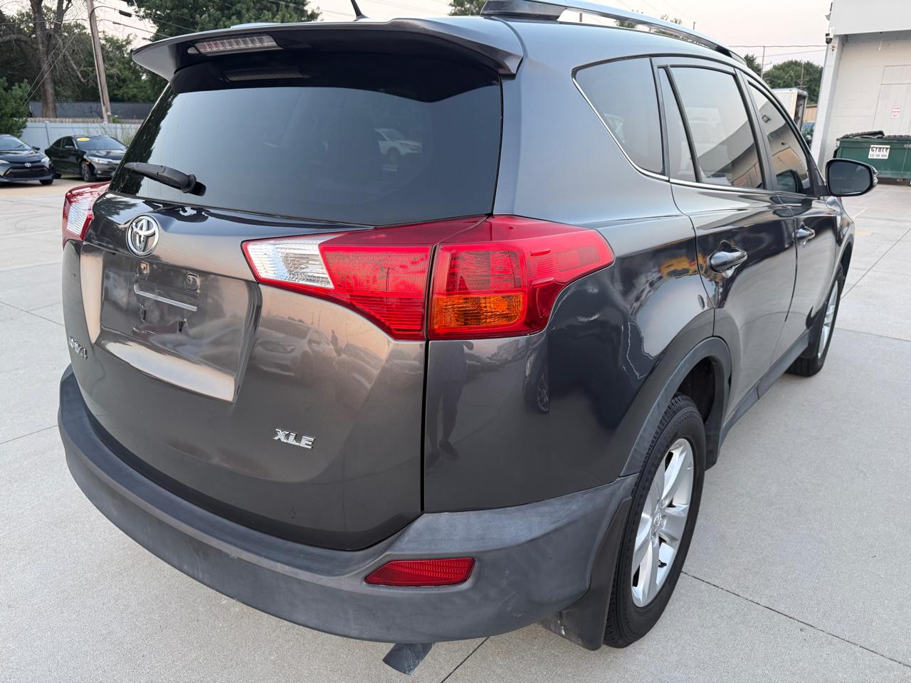 Toyota RAV4 XLE FWD 2014
