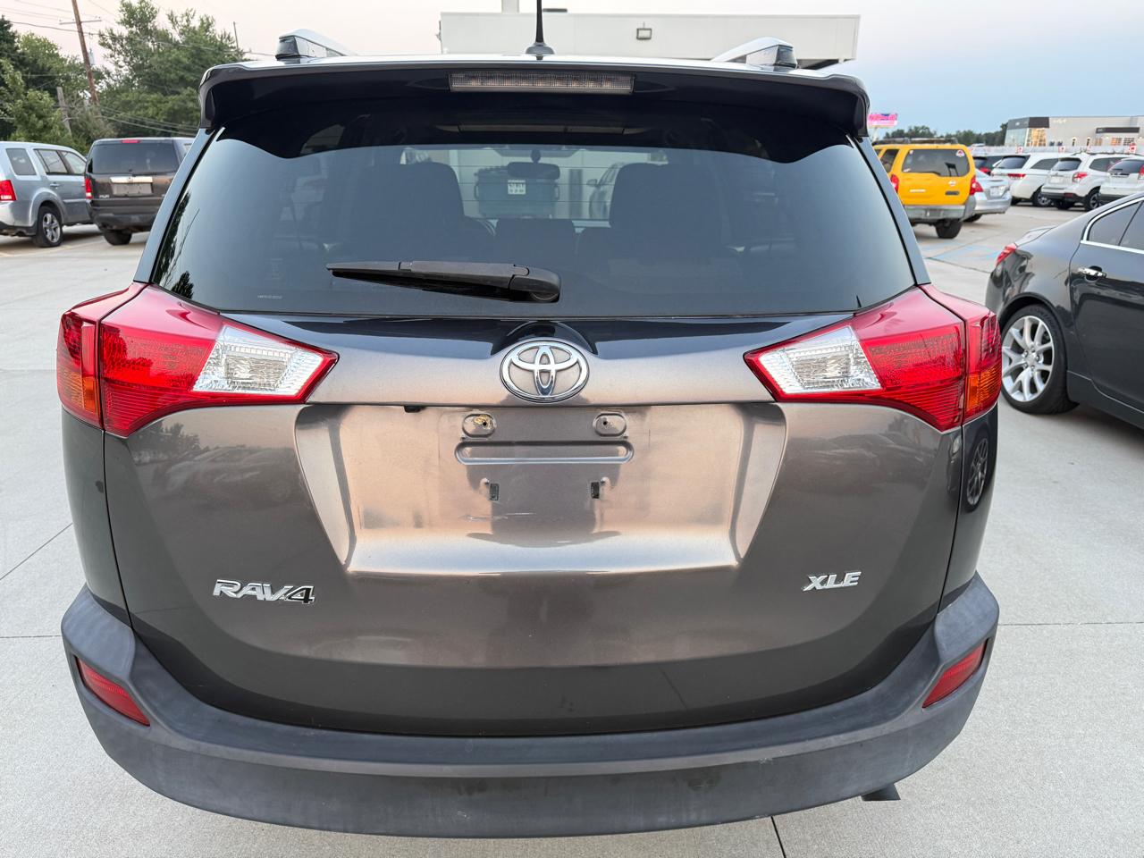 Toyota RAV4 XLE FWD 2014