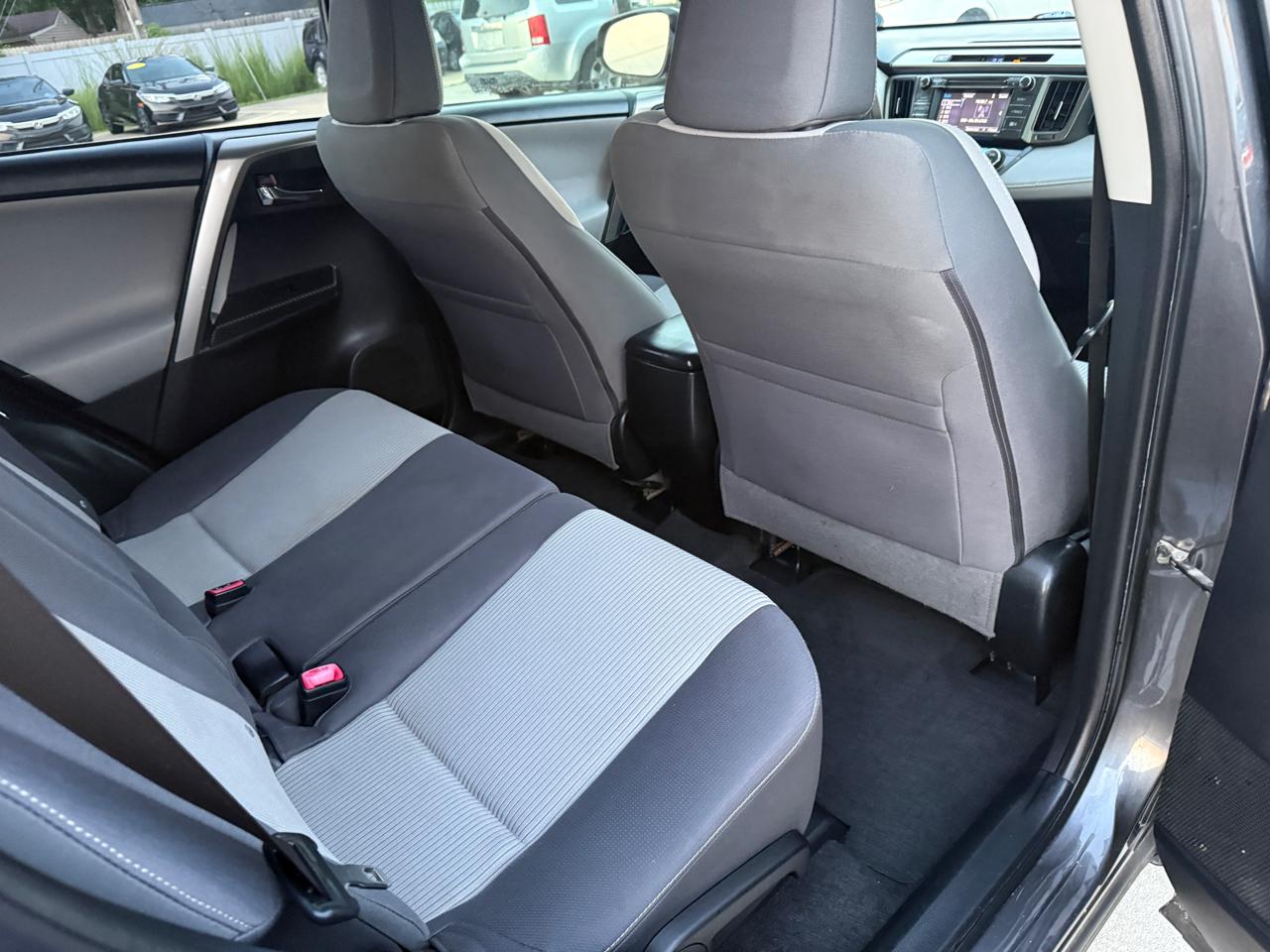 Toyota RAV4 XLE FWD 2014