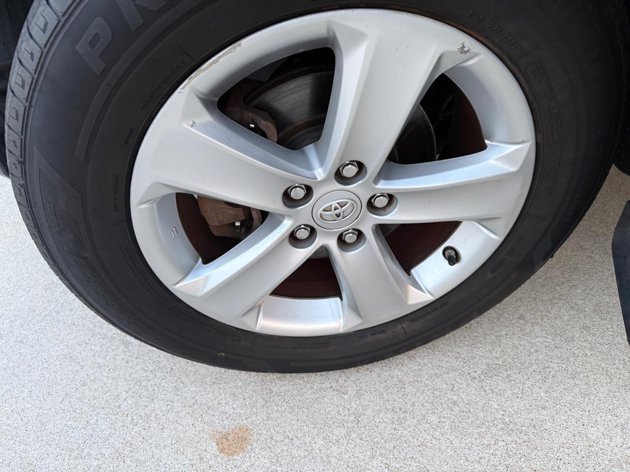 Toyota RAV4 XLE FWD 2014