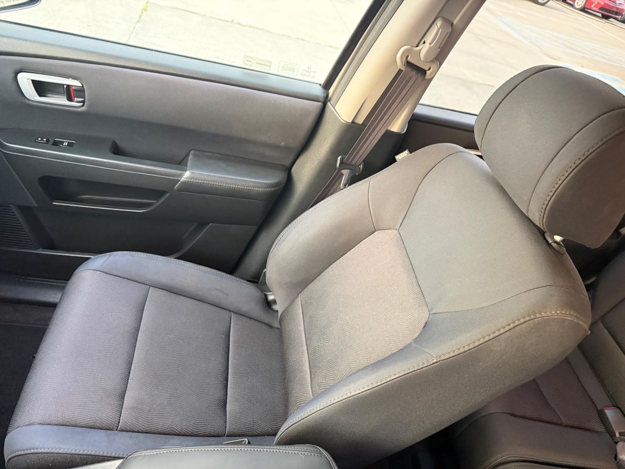 Honda Pilot LX 2WD 5-Spd AT 2011