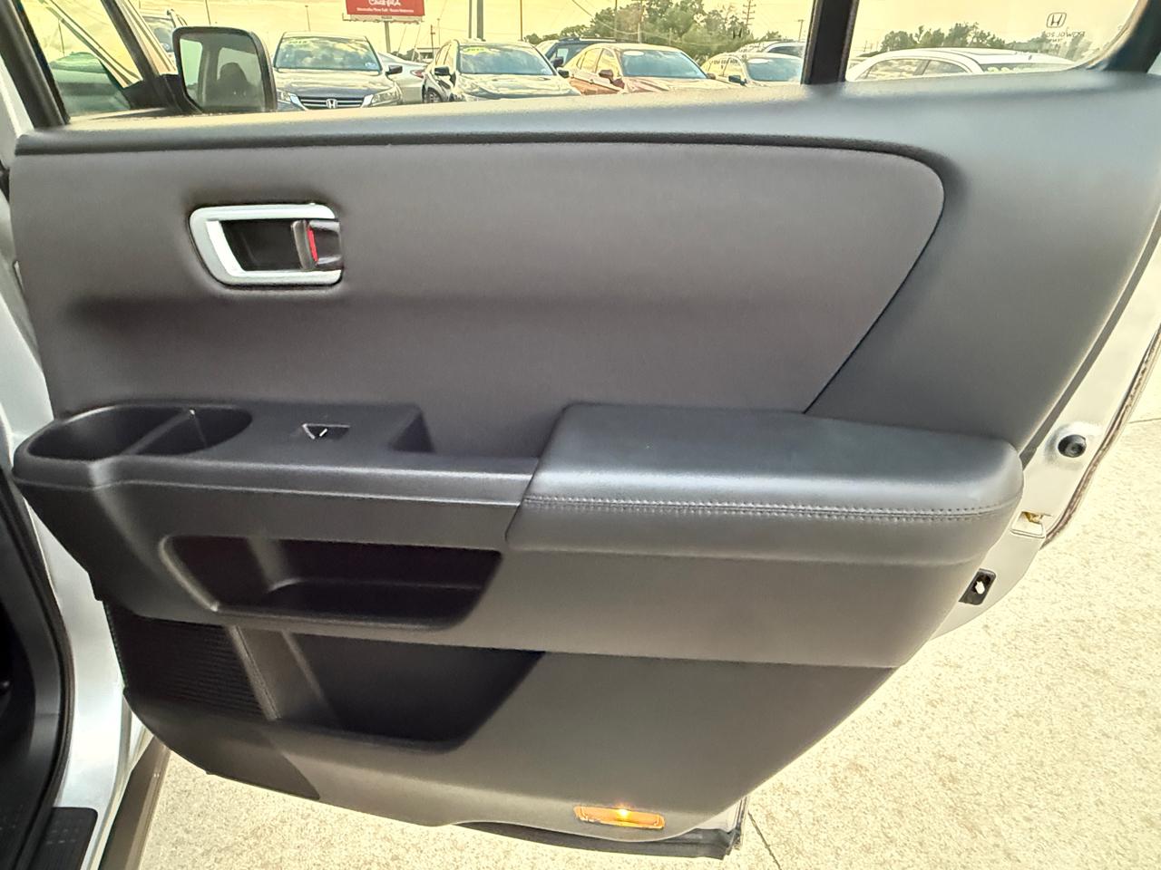 Honda Pilot LX 2WD 5-Spd AT 2011