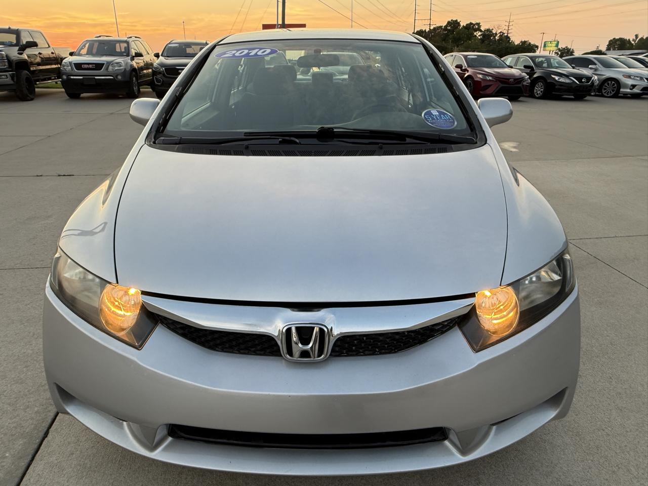 Honda Civic LX Sedan 5-Speed AT 2010
