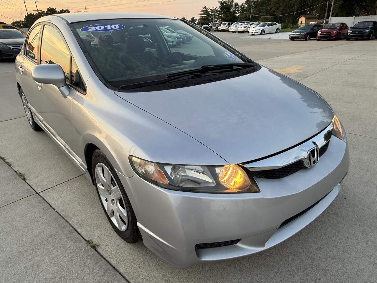 Honda Civic LX Sedan 5-Speed AT 2010