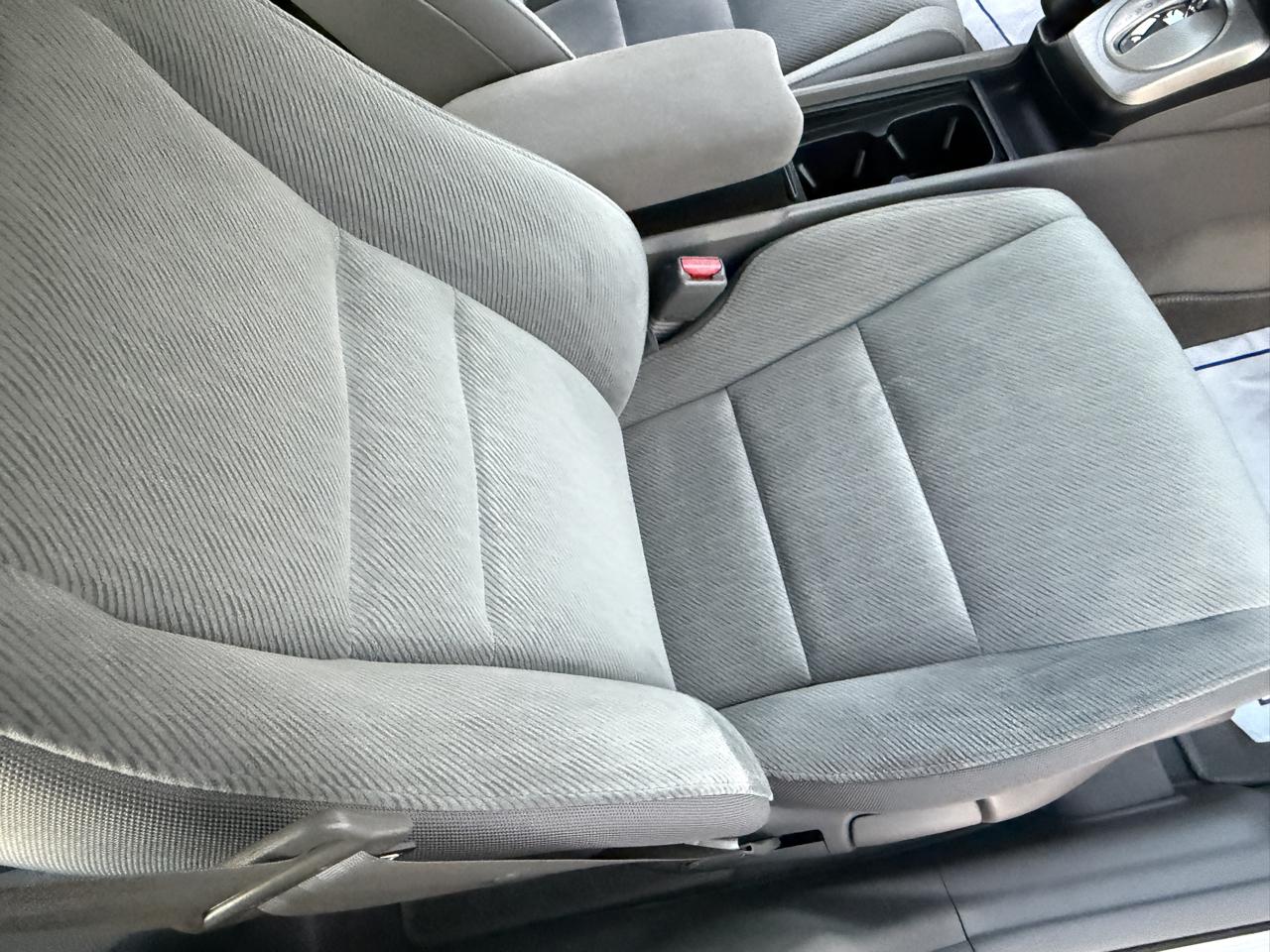 Honda Civic LX Sedan 5-Speed AT 2010