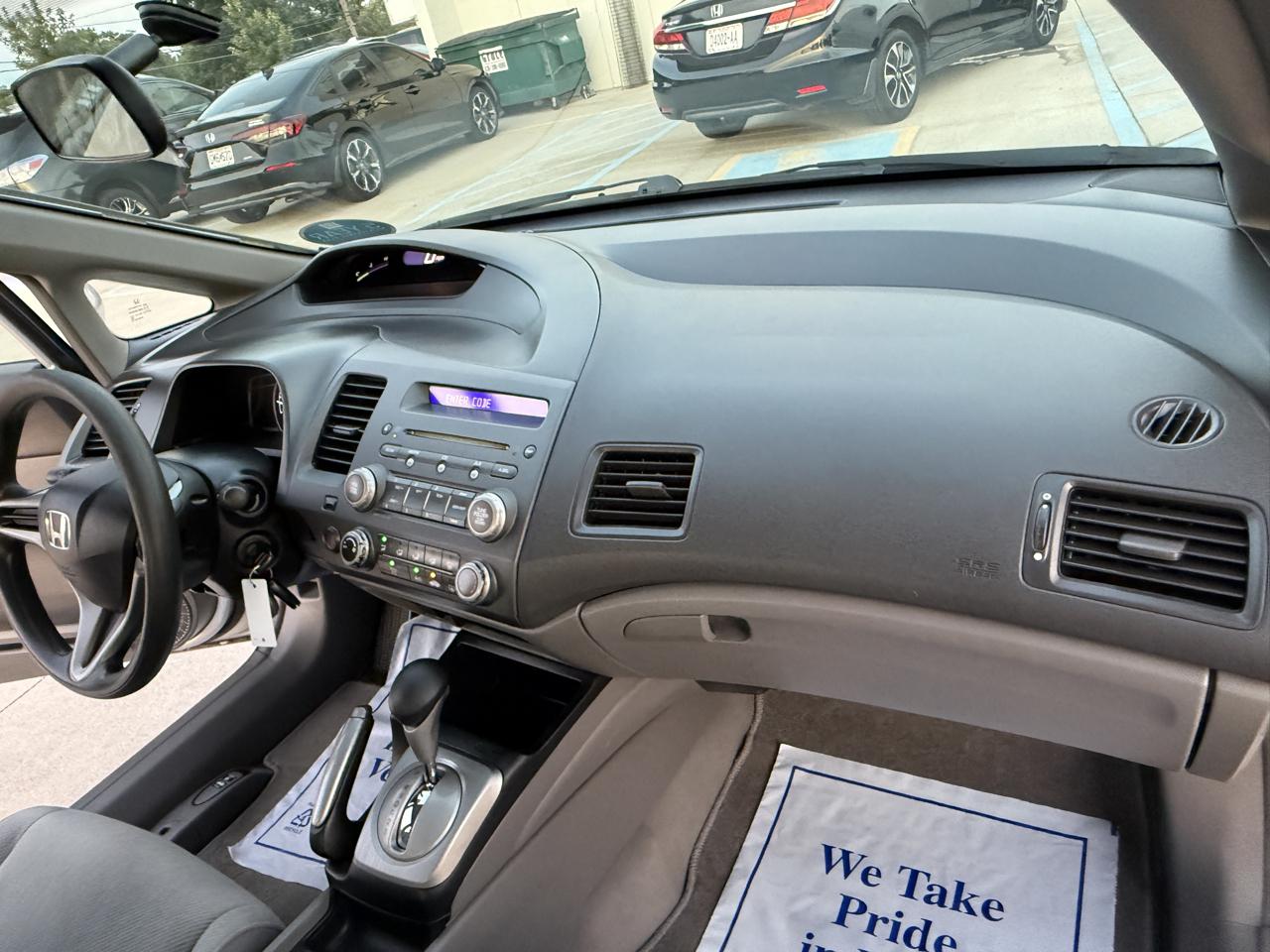 Honda Civic LX Sedan 5-Speed AT 2010