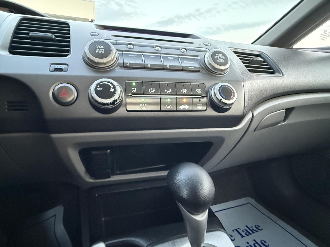 Honda Civic LX Sedan 5-Speed AT 2010