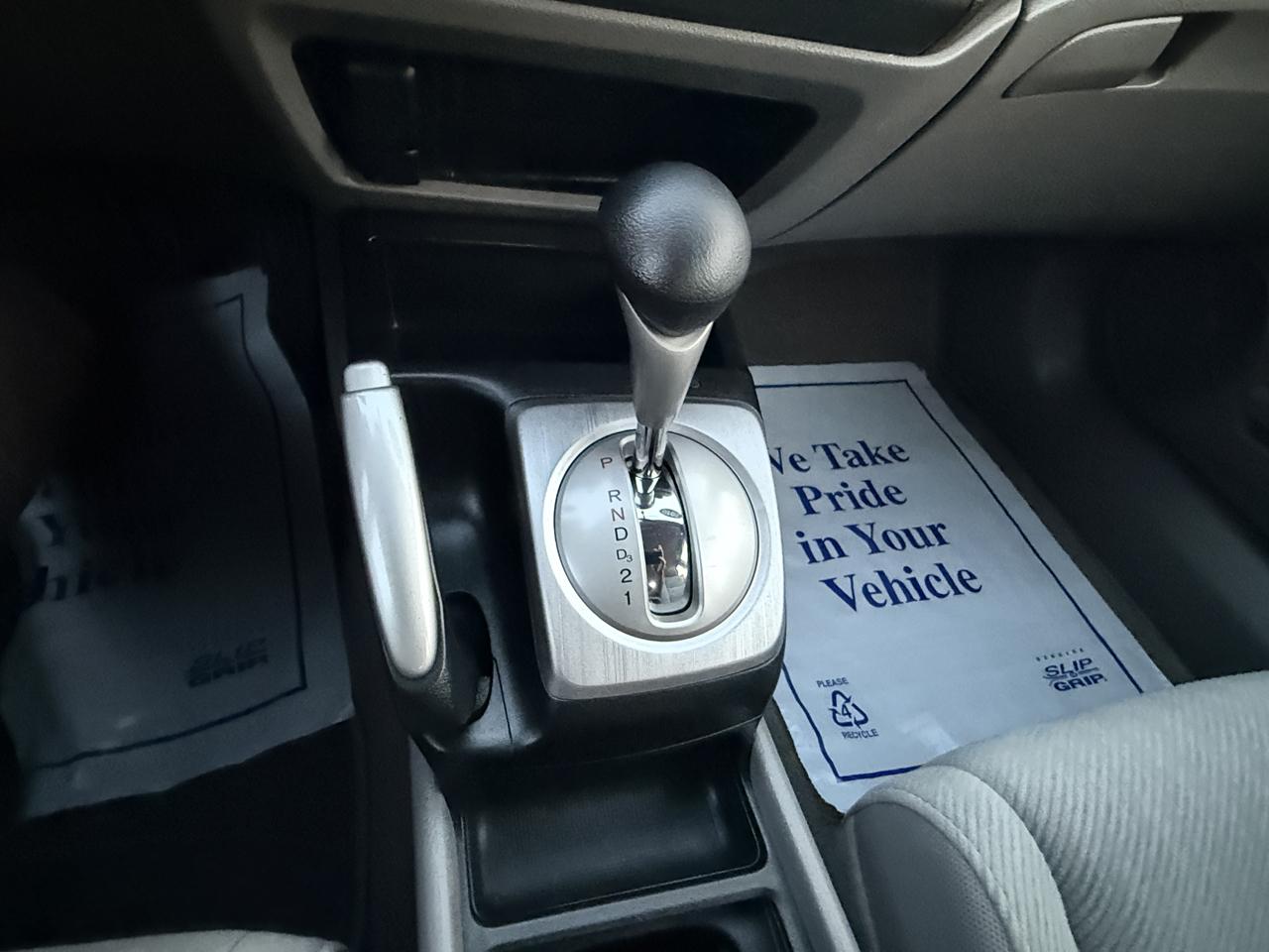 Honda Civic LX Sedan 5-Speed AT 2010