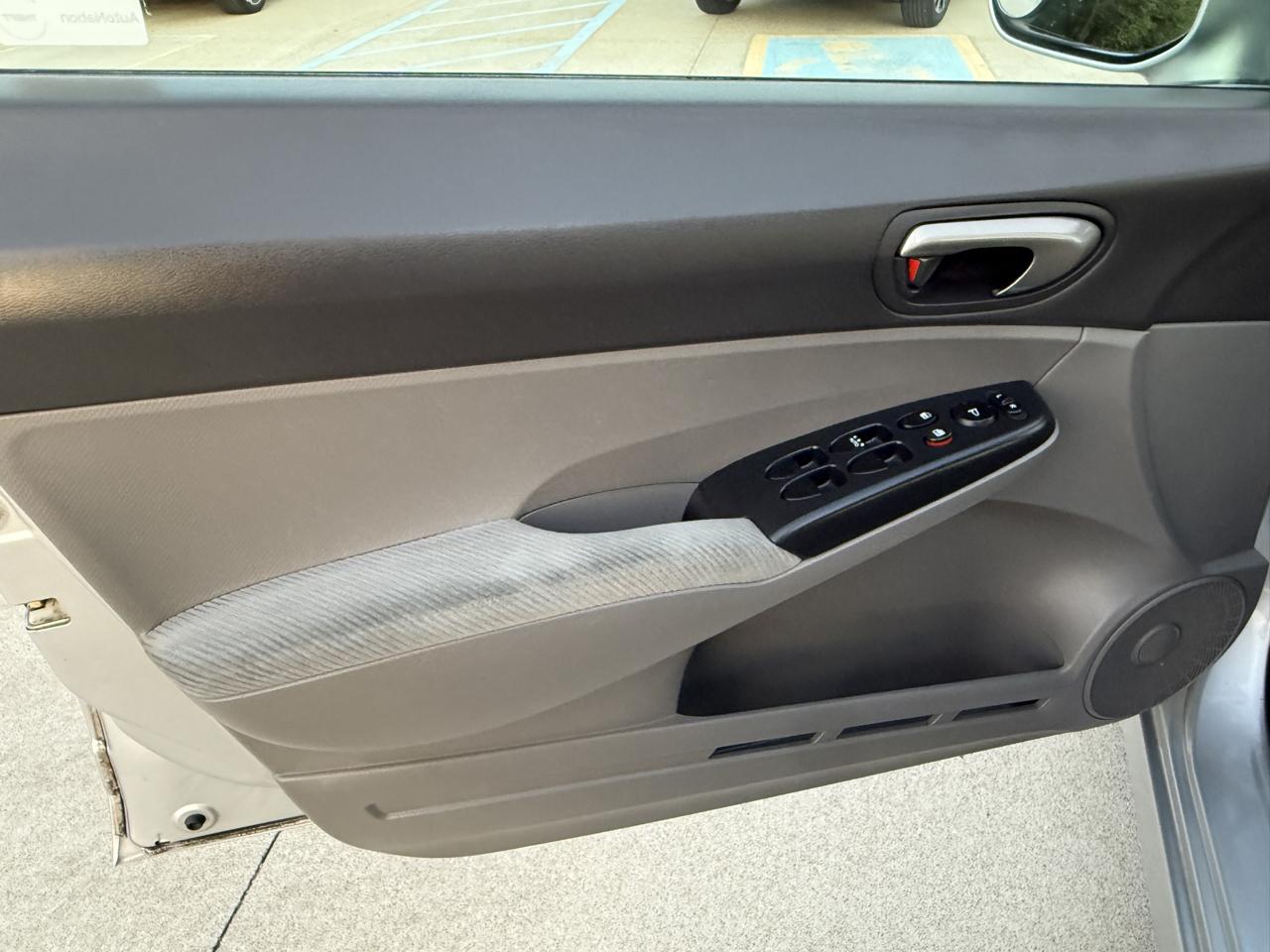 Honda Civic LX Sedan 5-Speed AT 2010
