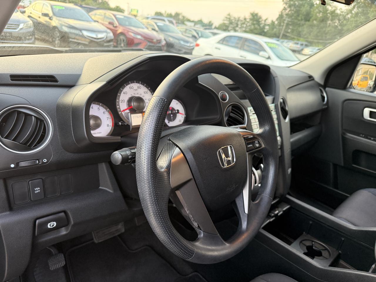 Honda Pilot LX AT 2011
