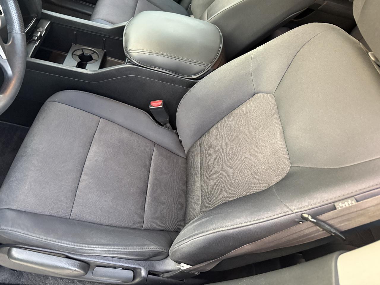 Honda Pilot LX AT 2011
