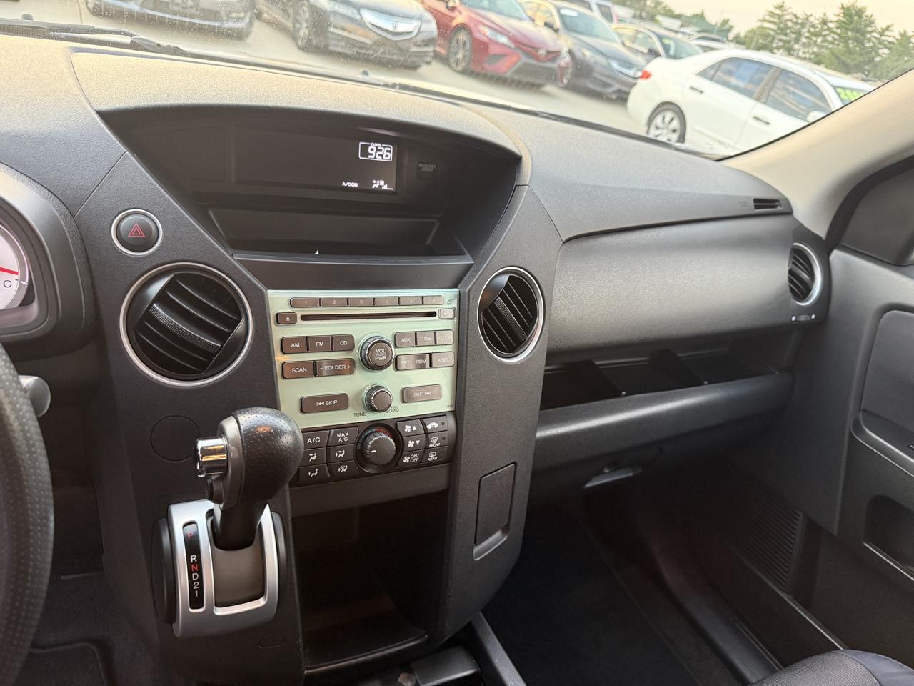 Honda Pilot LX AT 2011