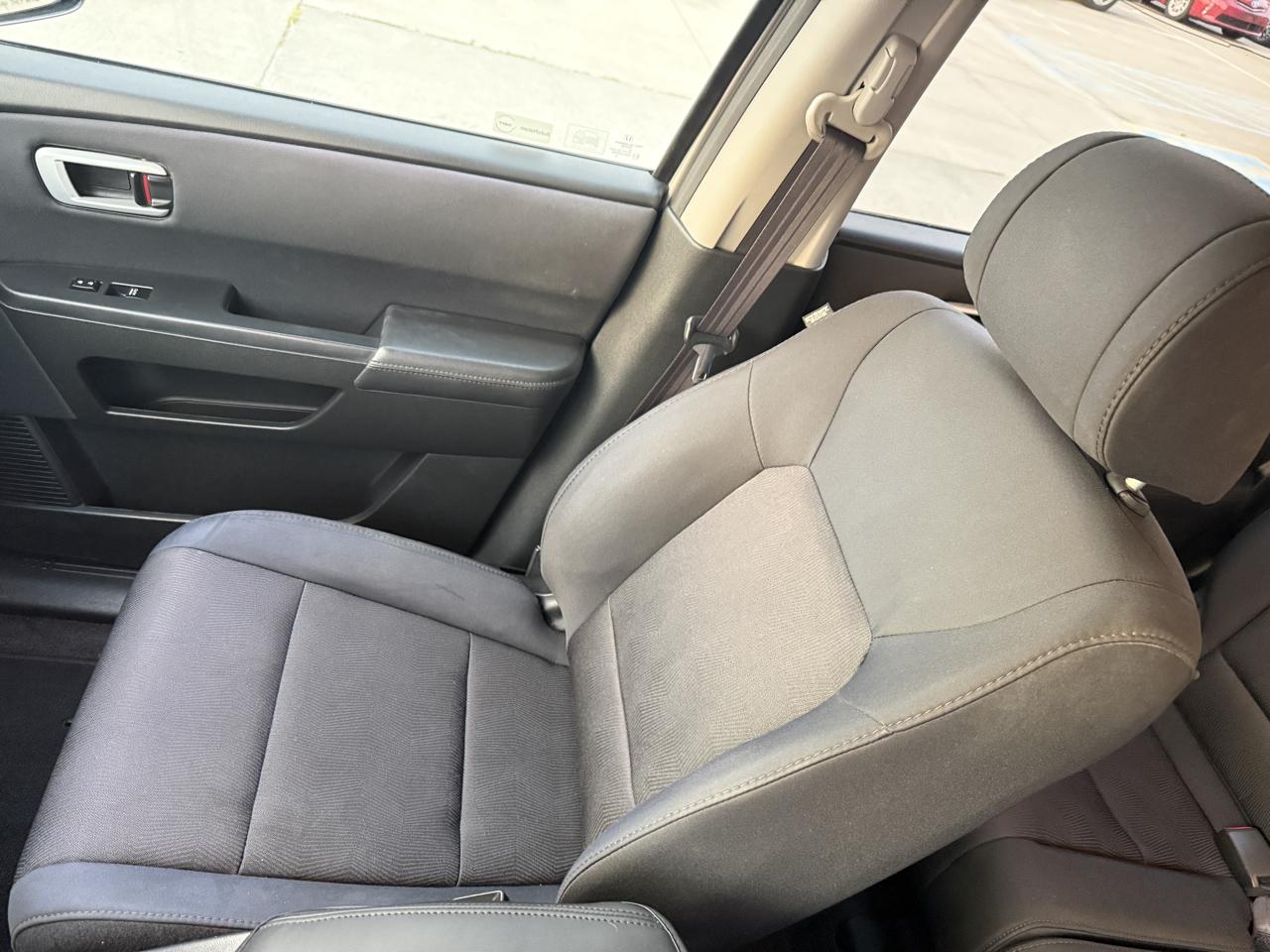 Honda Pilot LX AT 2011