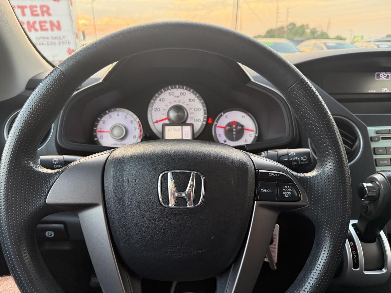 Honda Pilot LX AT 2011