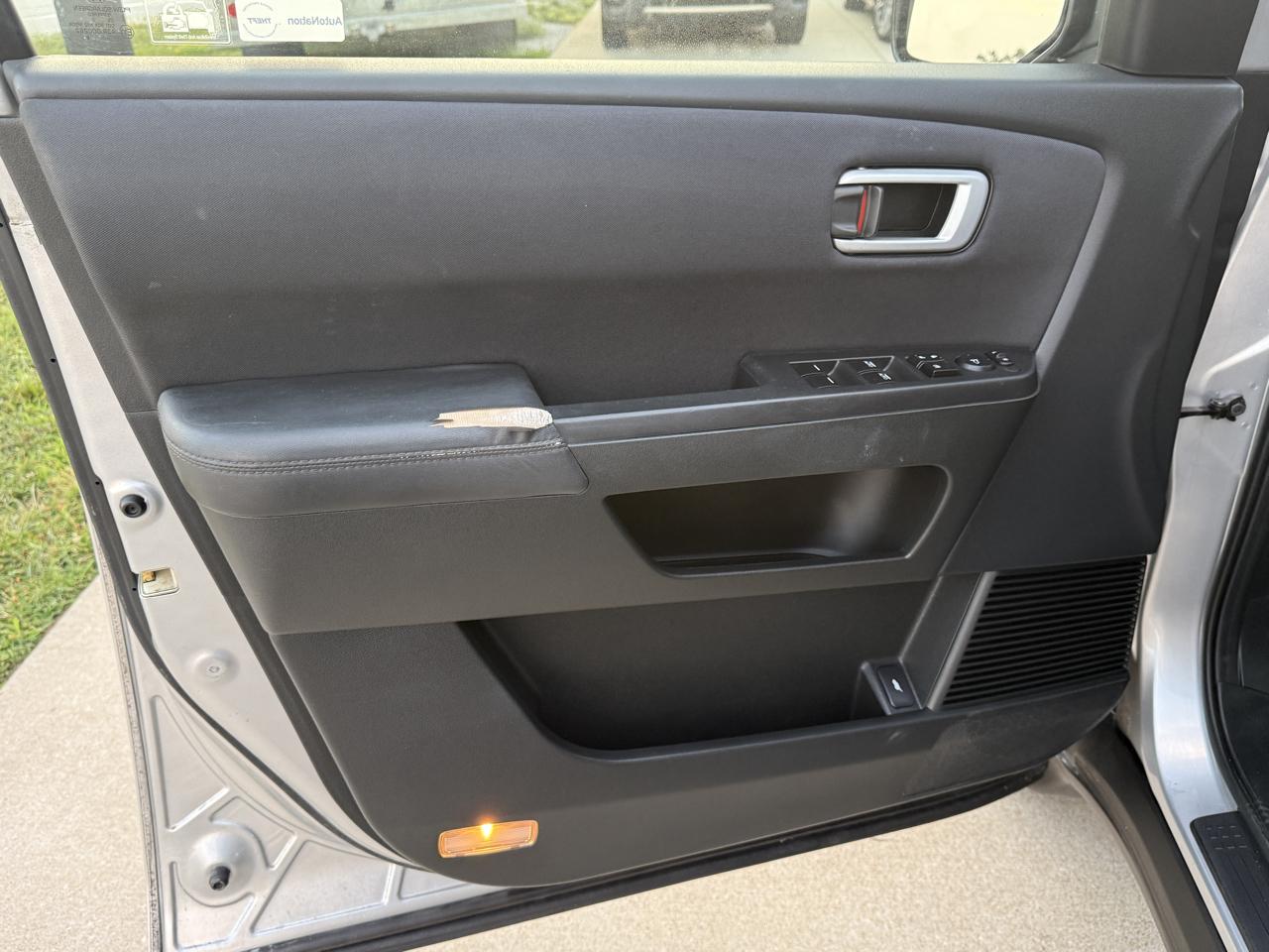 Honda Pilot LX AT 2011