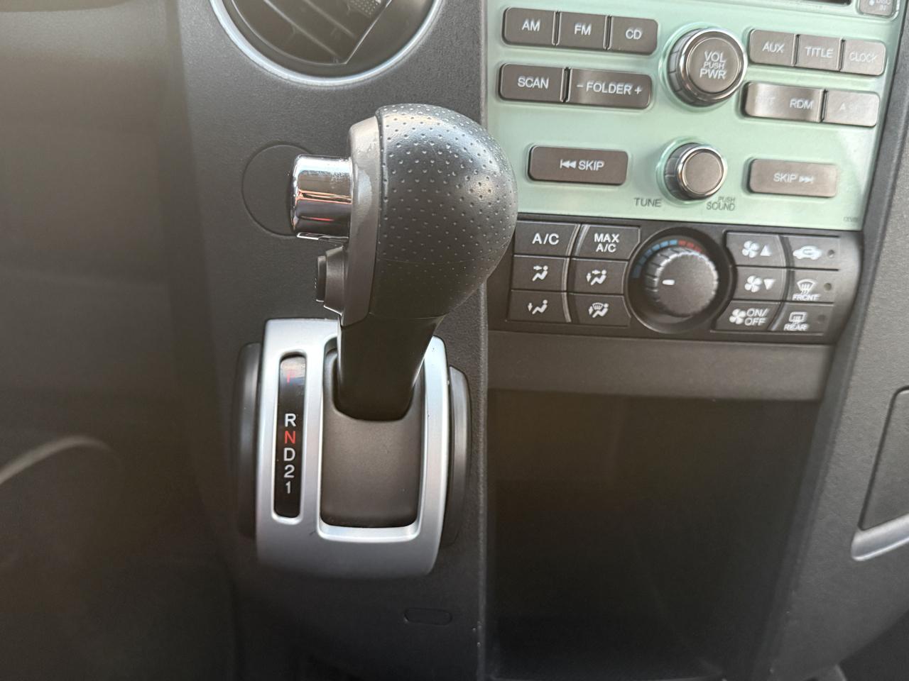 Honda Pilot LX AT 2011