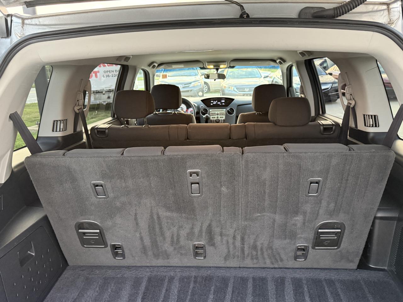 Honda Pilot LX AT 2011
