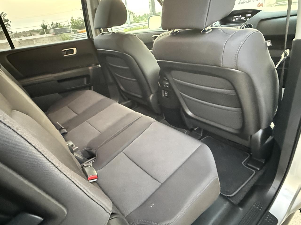 Honda Pilot LX AT 2011