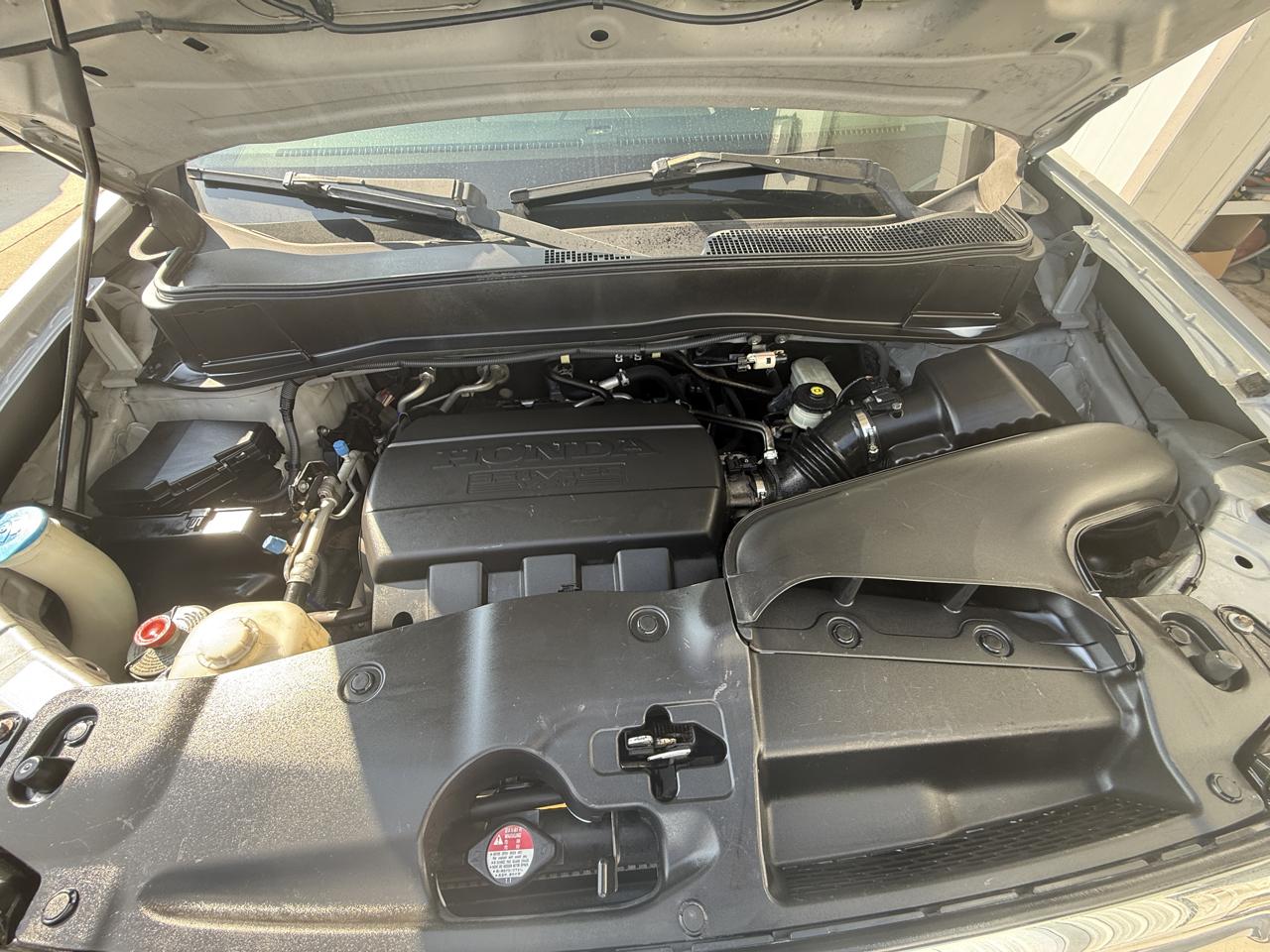 Honda Pilot LX AT 2011
