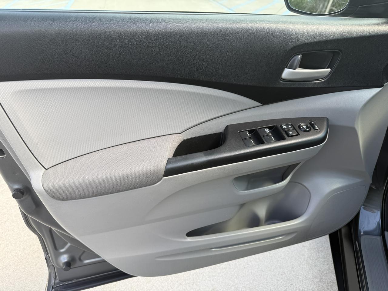 Honda CR-V LX 2WD 5-Speed AT 2012