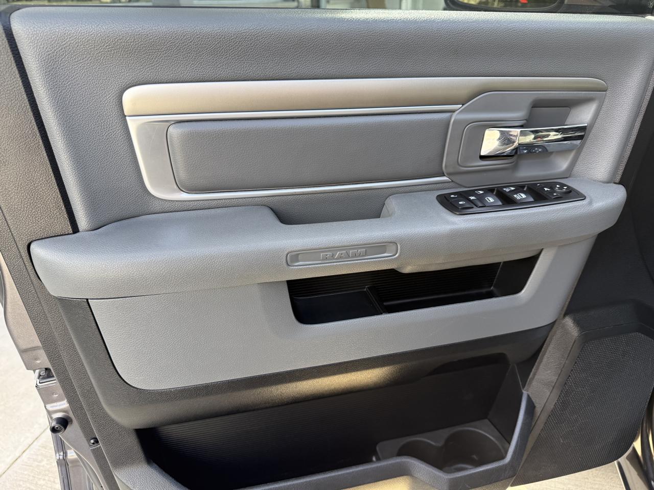 RAM 1500 SLT Crew Cab SWB 4WD 2014