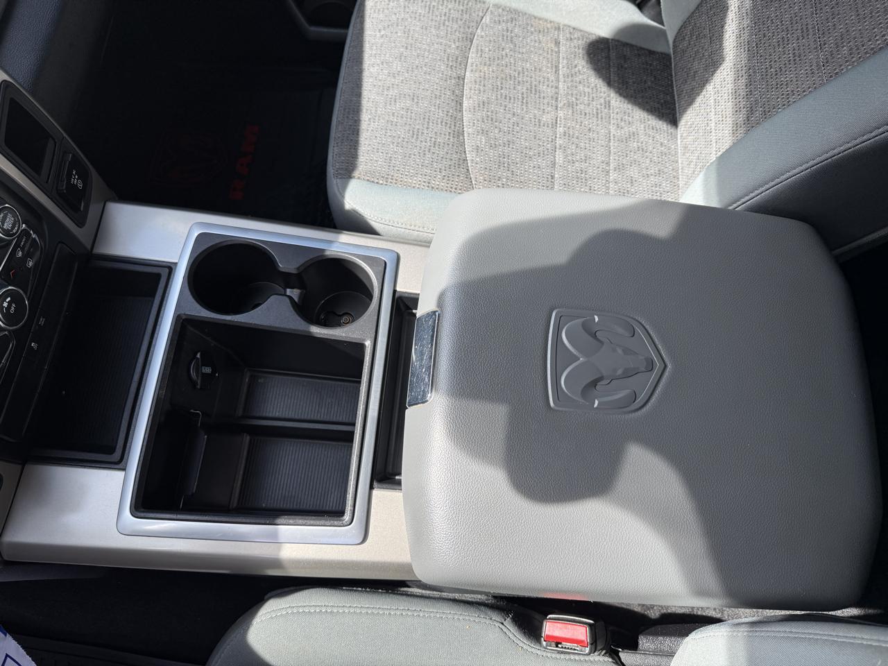 RAM 1500 SLT Crew Cab SWB 4WD 2014