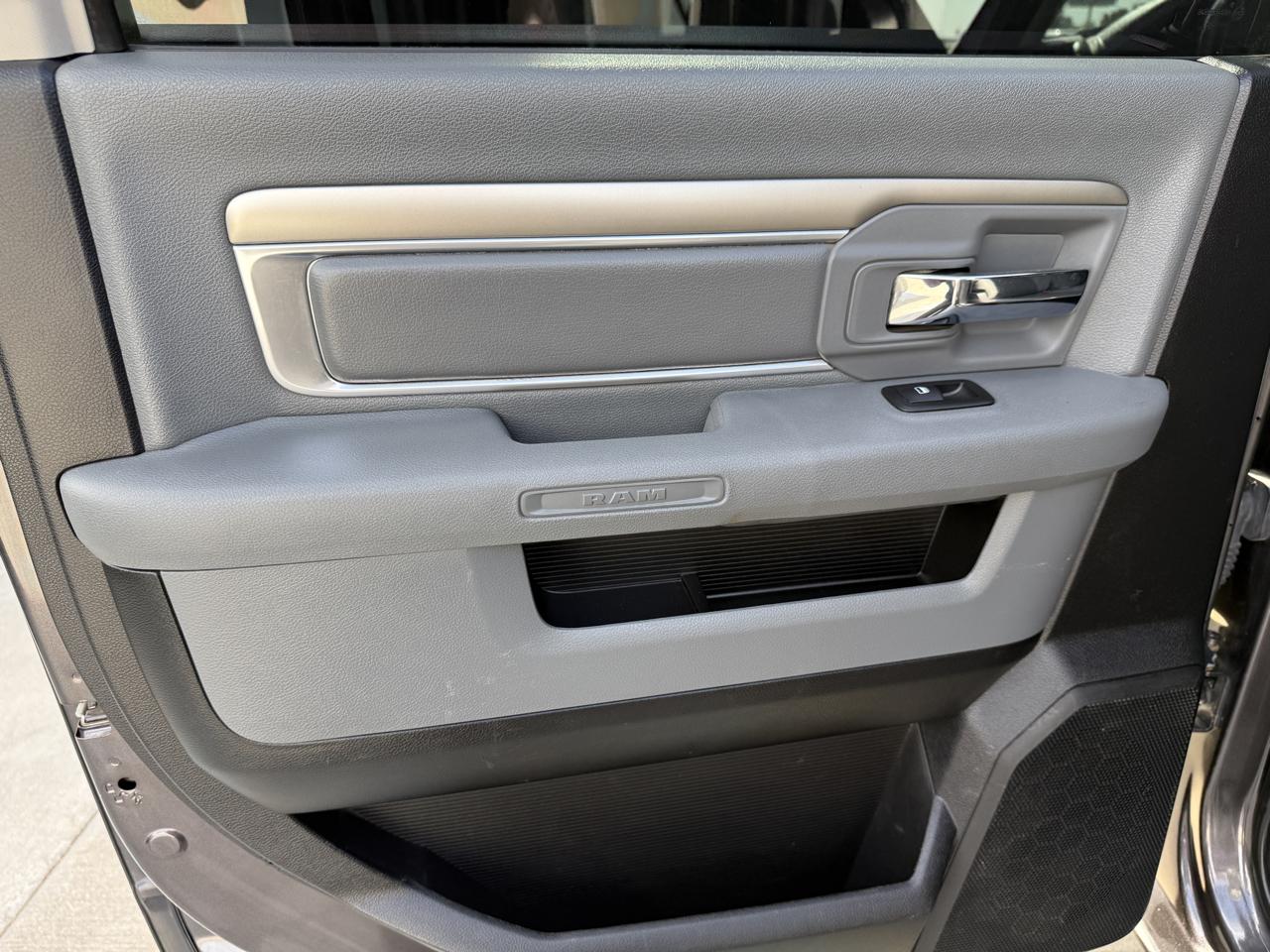 RAM 1500 SLT Crew Cab SWB 4WD 2014