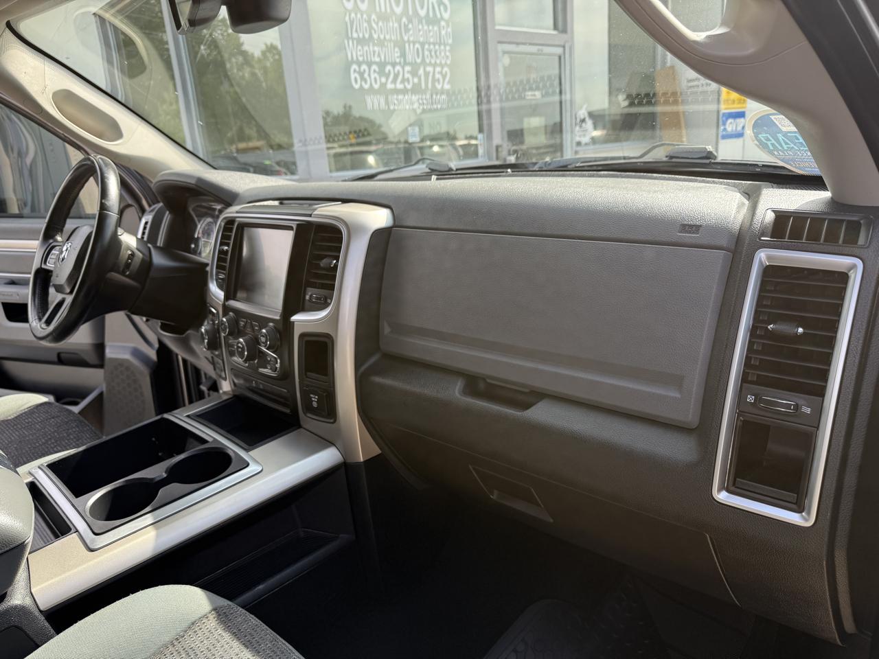 RAM 1500 SLT Crew Cab SWB 4WD 2014