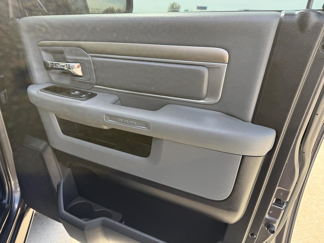 RAM 1500 SLT Crew Cab SWB 4WD 2014