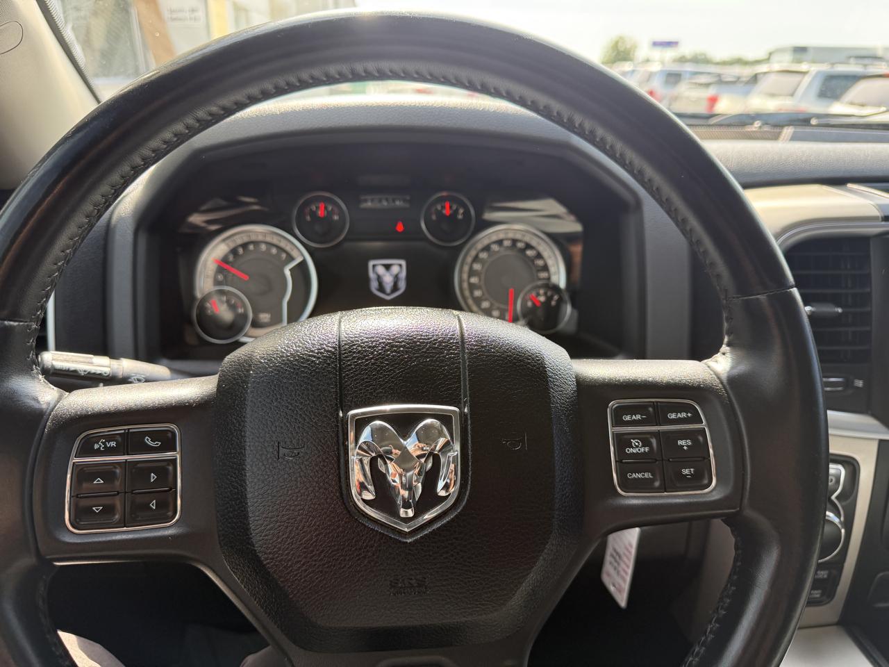 RAM 1500 SLT Crew Cab SWB 4WD 2014