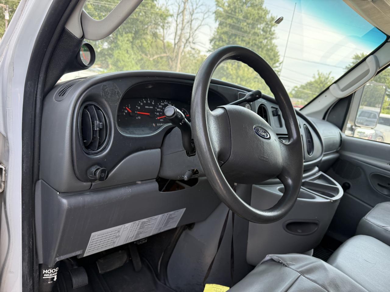 Ford Econoline E-450 2008