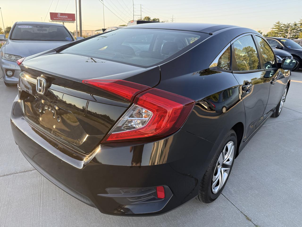 Honda Civic 4dr Sdn LX Auto 2017