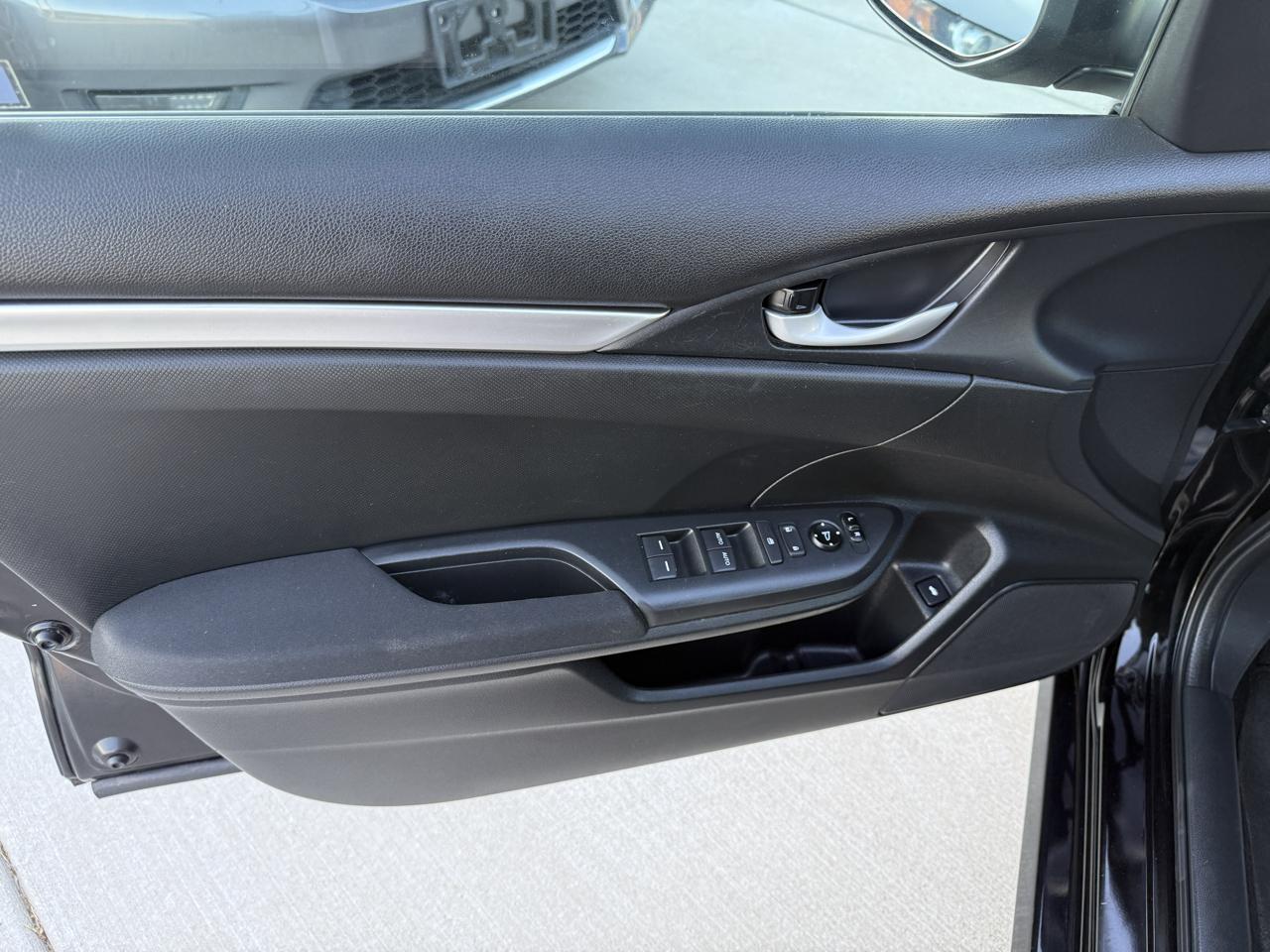 Honda Civic 4dr Sdn LX Auto 2017