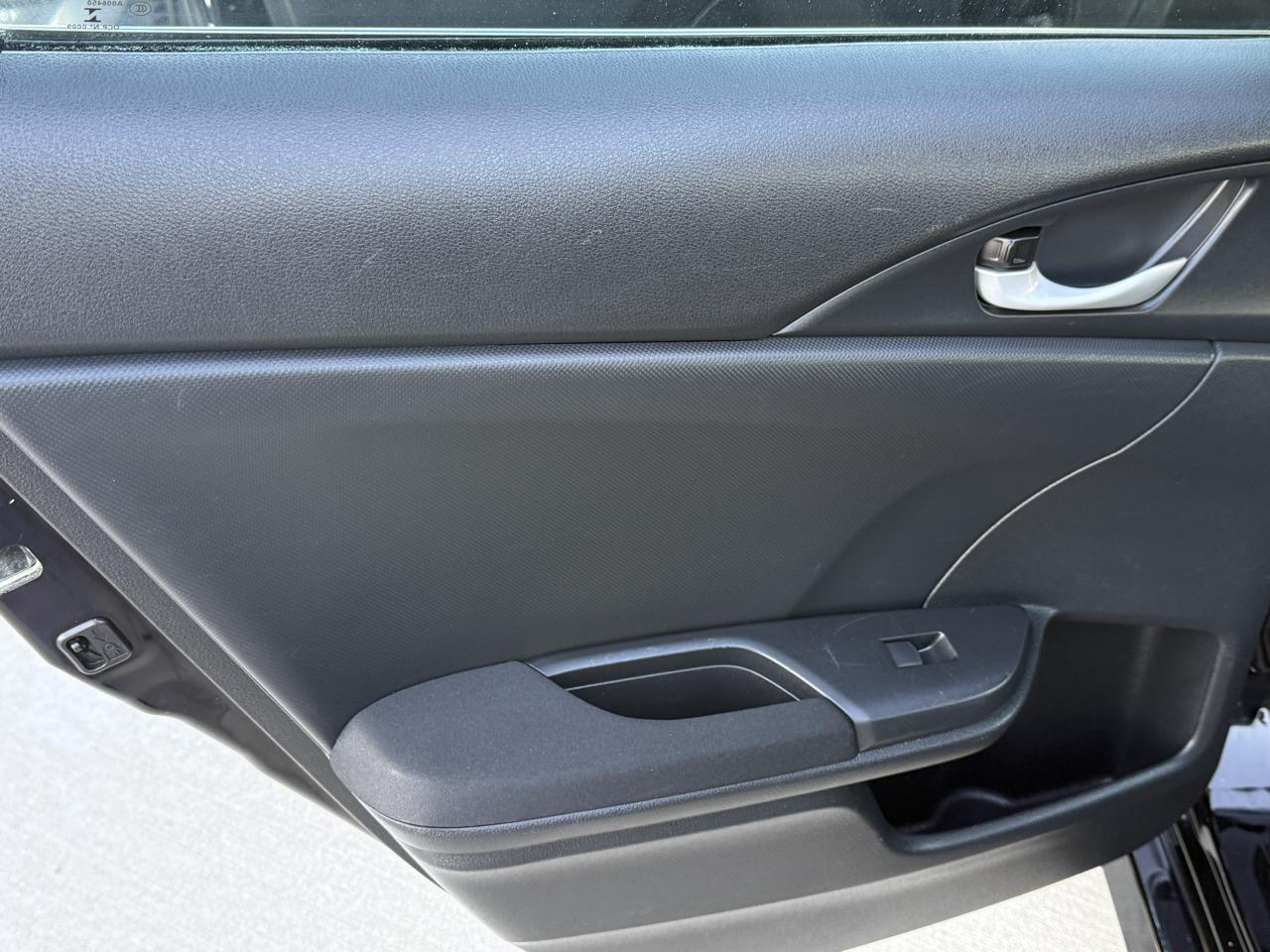 Honda Civic 4dr Sdn LX Auto 2017