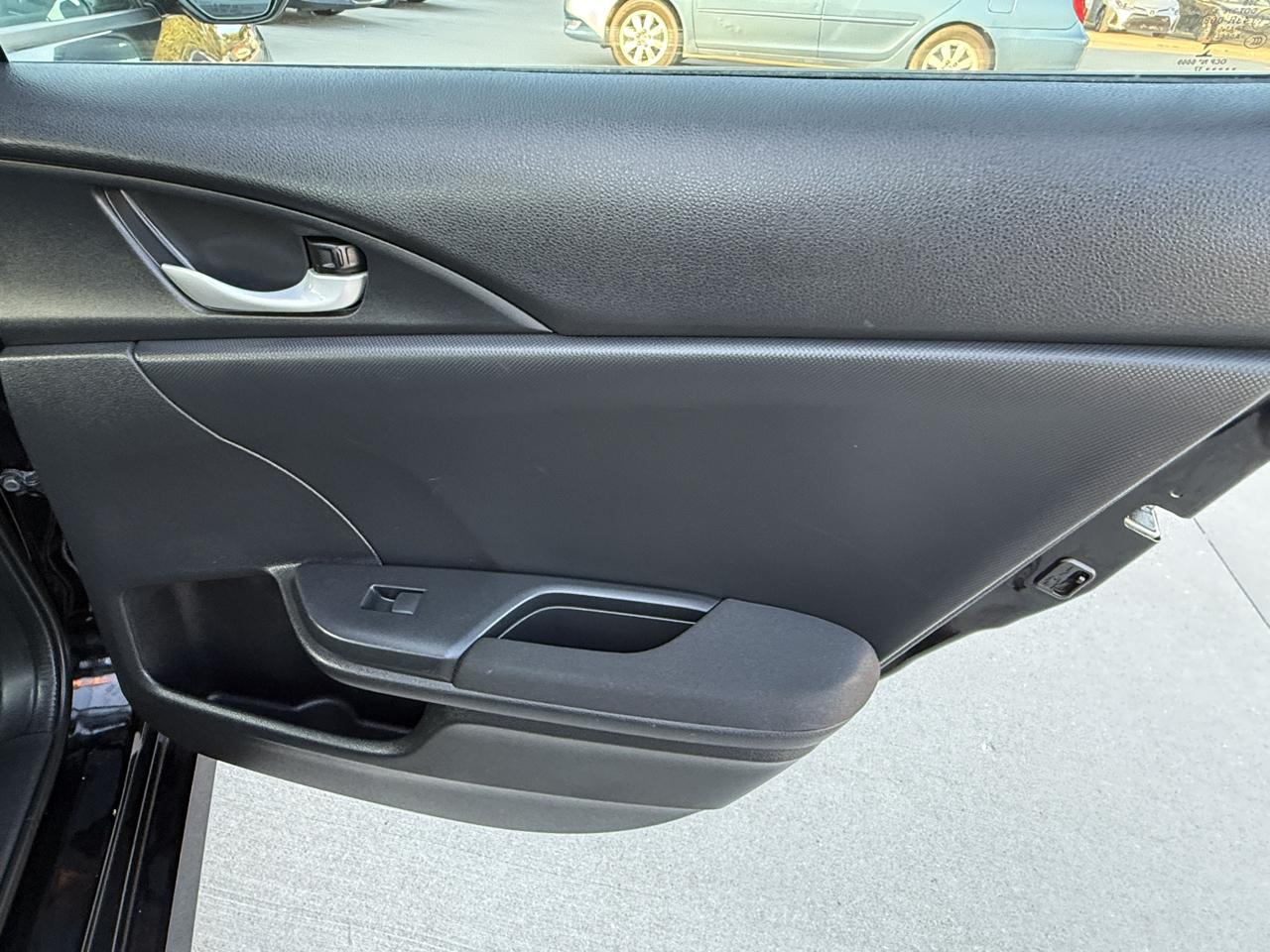 Honda Civic 4dr Sdn LX Auto 2017