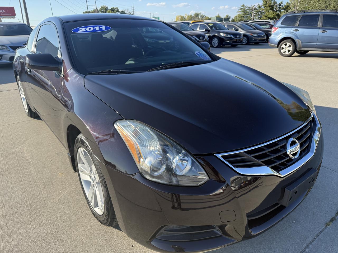 Nissan Altima 2.5 S 6M/T Coupe 2011