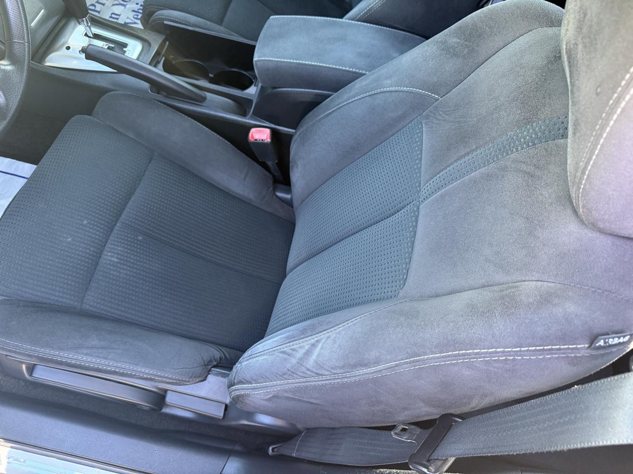 Nissan Altima 2.5 S 6M/T Coupe 2011