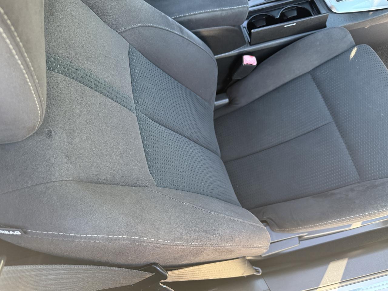 Nissan Altima 2.5 S 6M/T Coupe 2011
