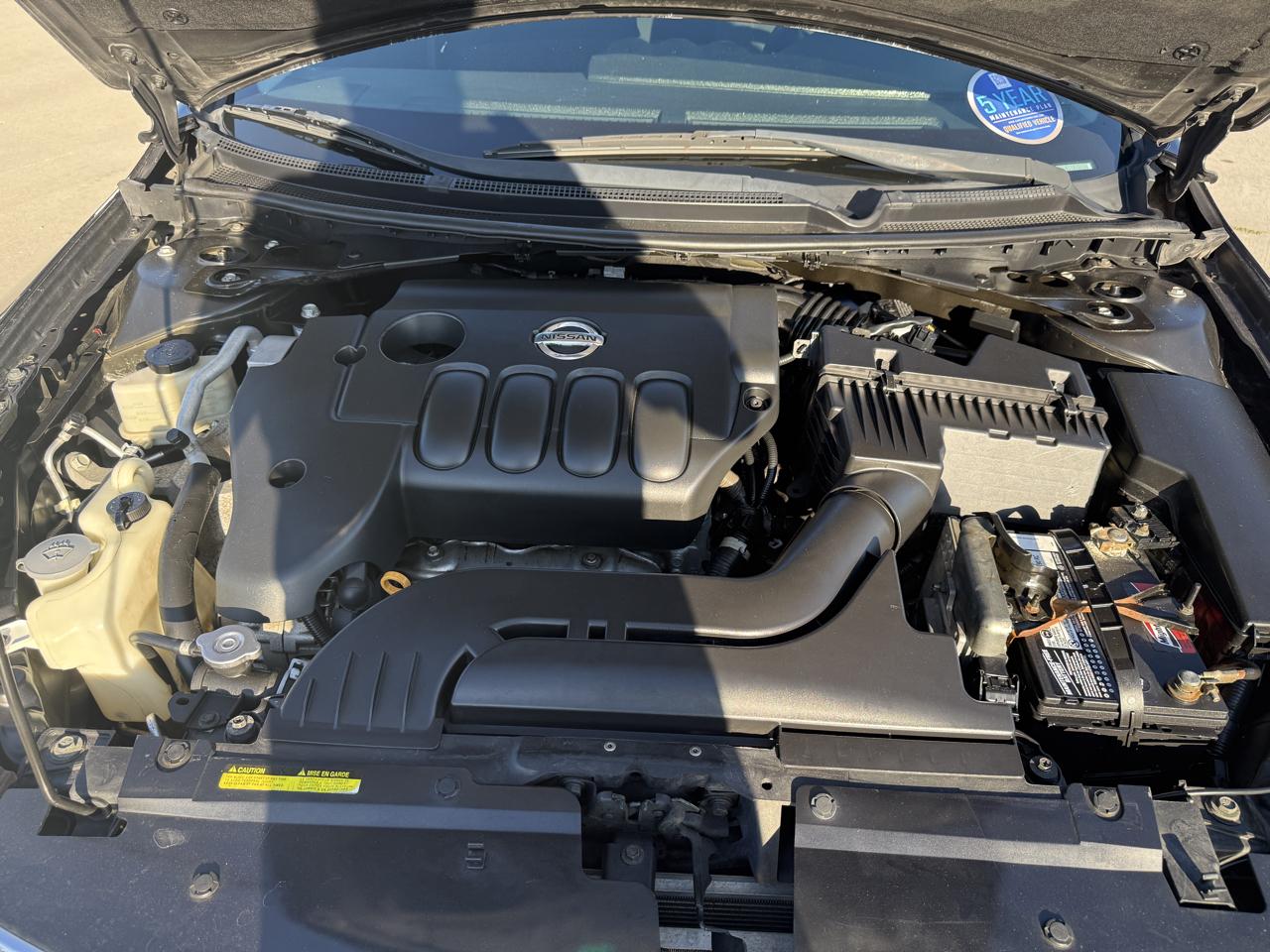 Nissan Altima 2.5 S 6M/T Coupe 2011