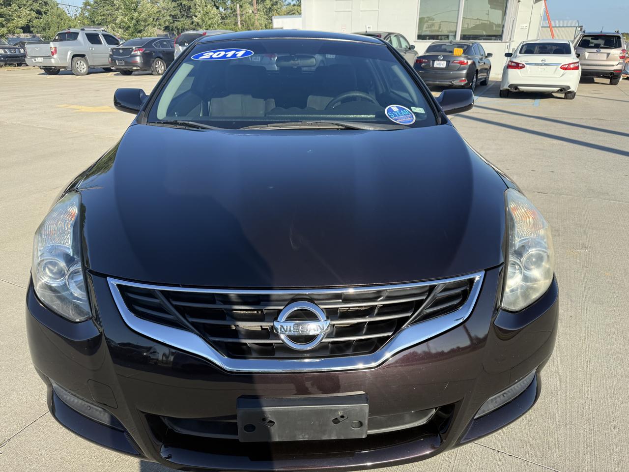 Nissan Altima 2.5 S 6M/T Coupe 2011