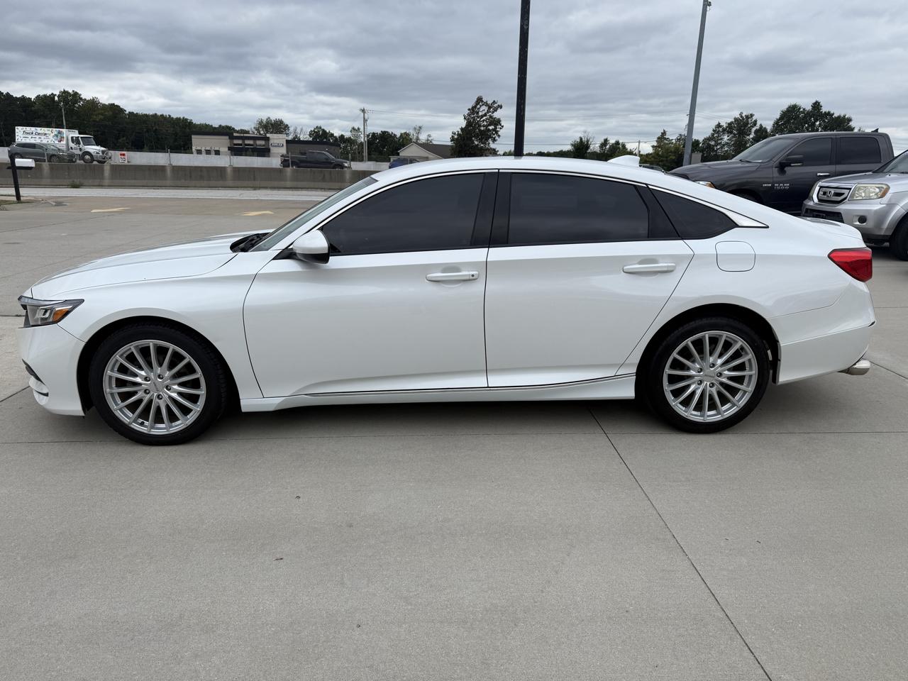 Honda Accord LX CVT 2019