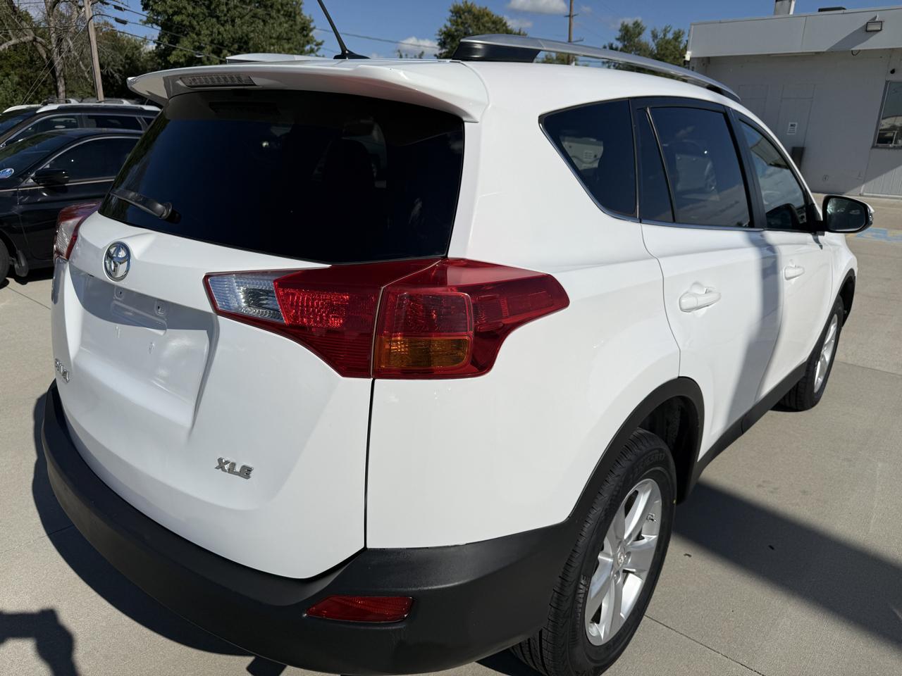 Toyota RAV4 XLE FWD 2013