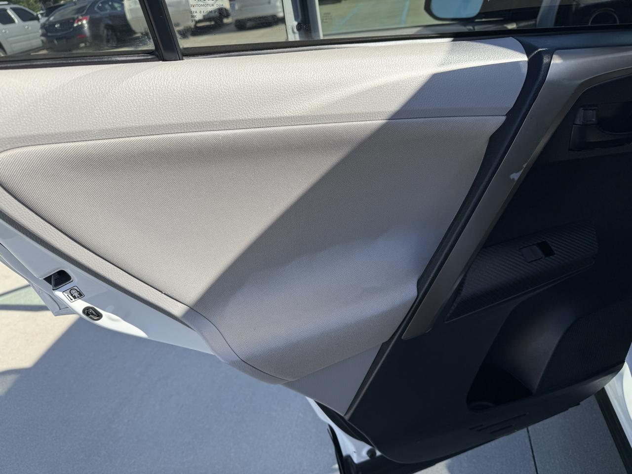 Toyota RAV4 XLE FWD 2013