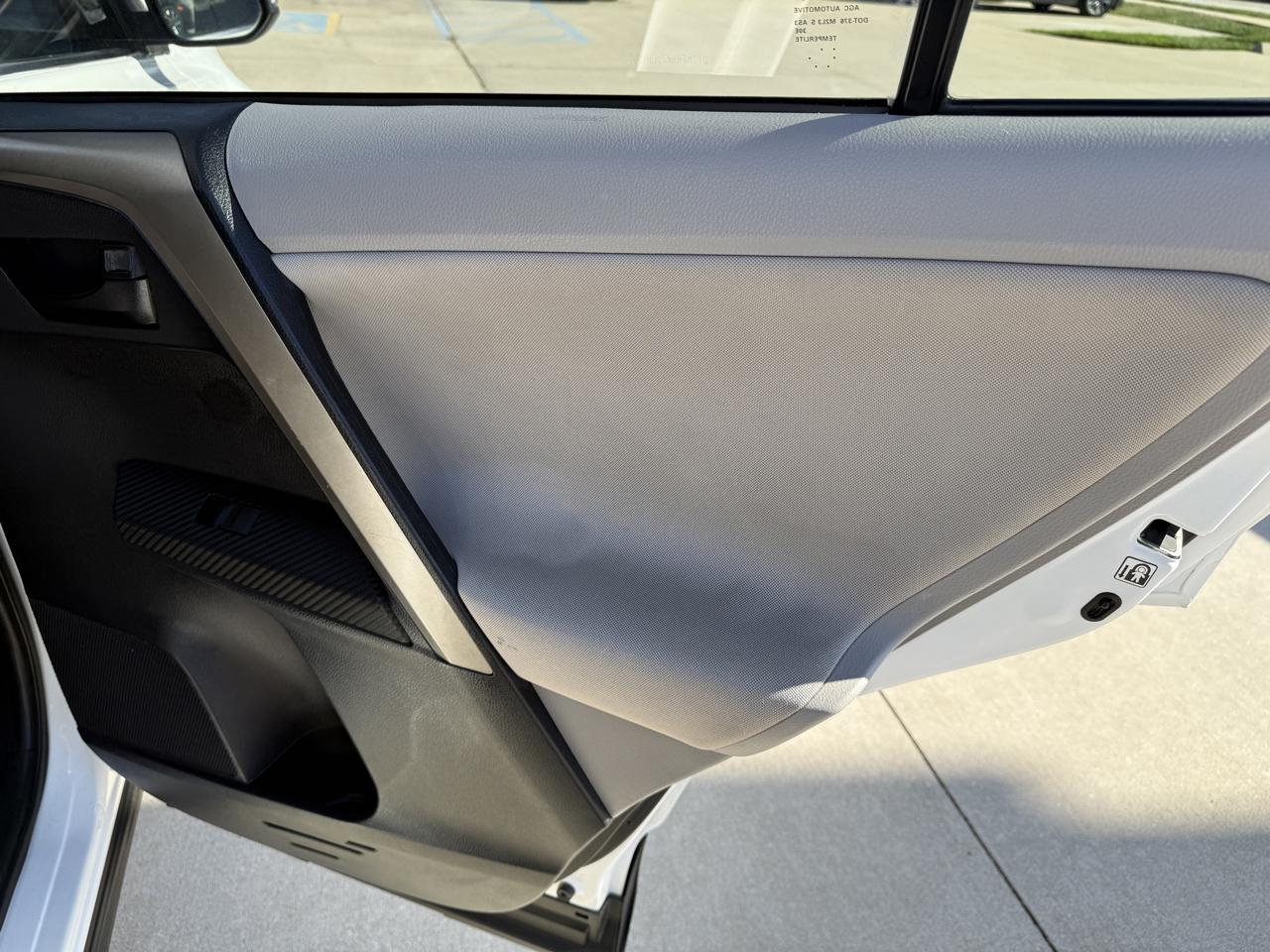 Toyota RAV4 XLE FWD 2013