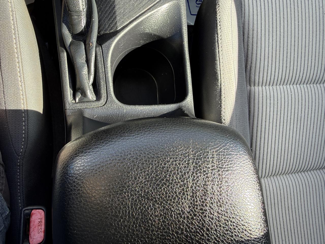Toyota RAV4 XLE FWD 2013
